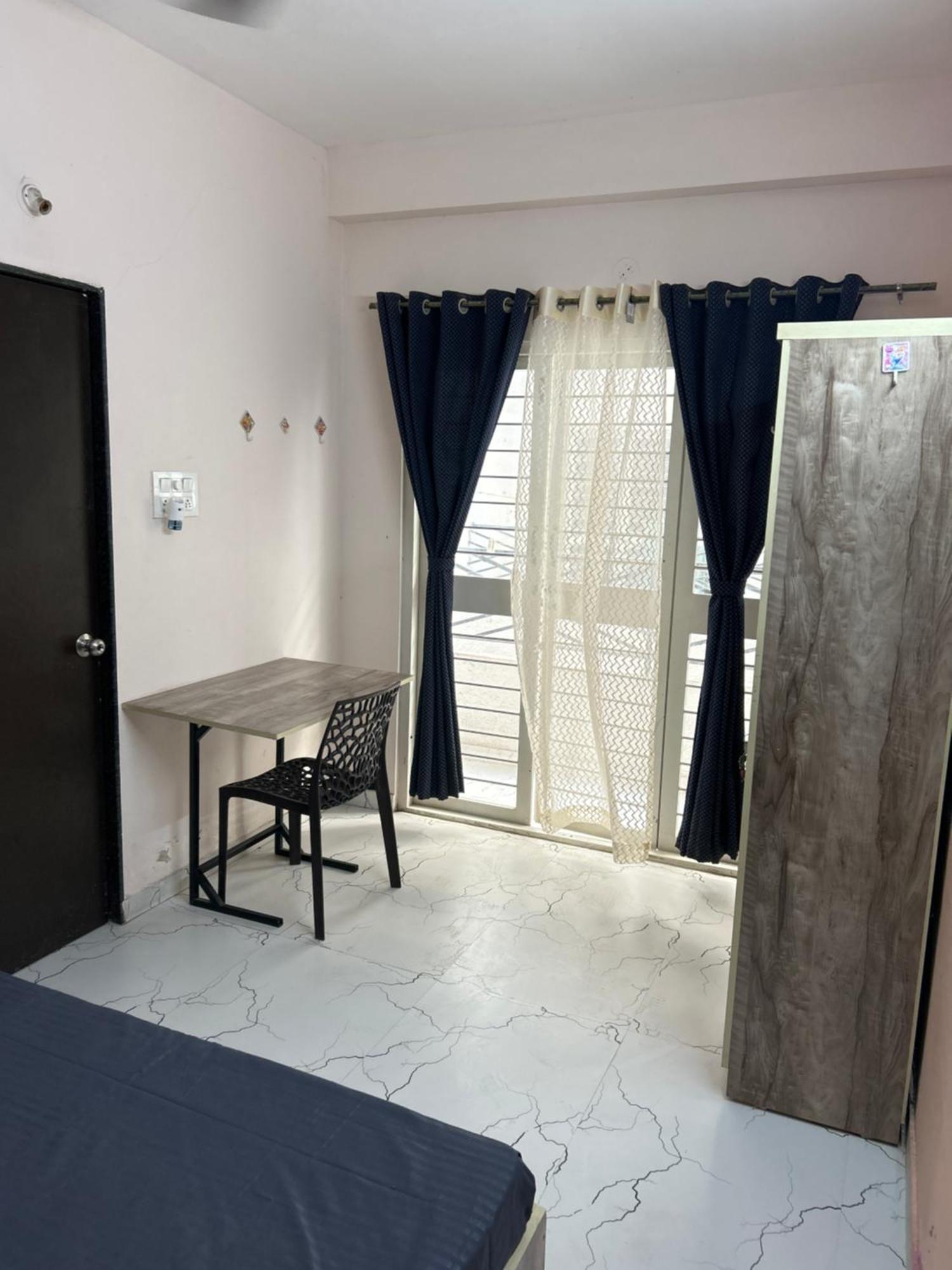 Ec Hub Pg Hostel *